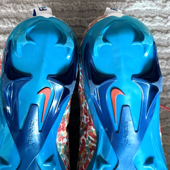 Nike LeBron IV Menace 3 ”Fruity Pebbles” football cleats - Picture 8 of 11
